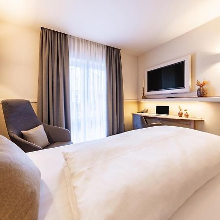 Landgasthof Hotel Gentner Нюрнберг Экстерьер фото