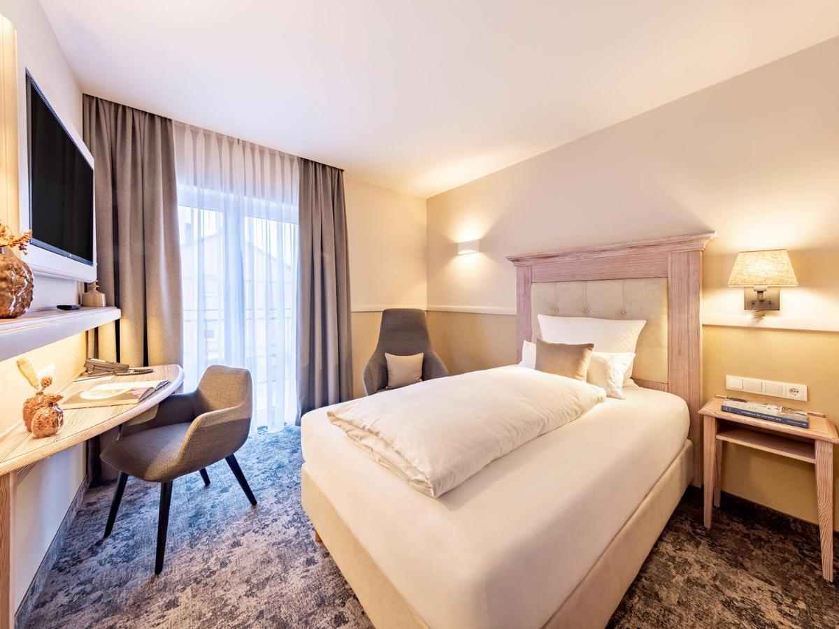 Landgasthof Hotel Gentner Нюрнберг Экстерьер фото