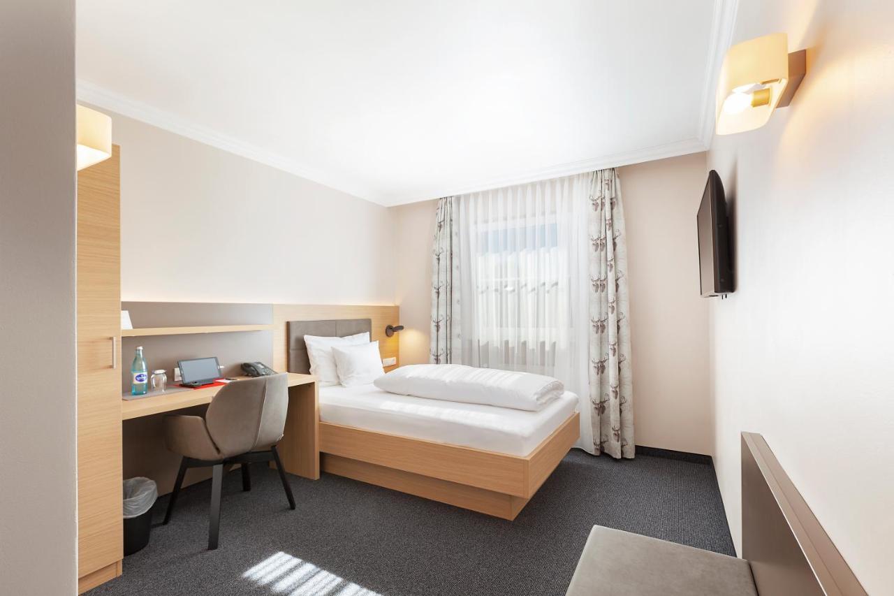Landgasthof Hotel Gentner Нюрнберг Экстерьер фото