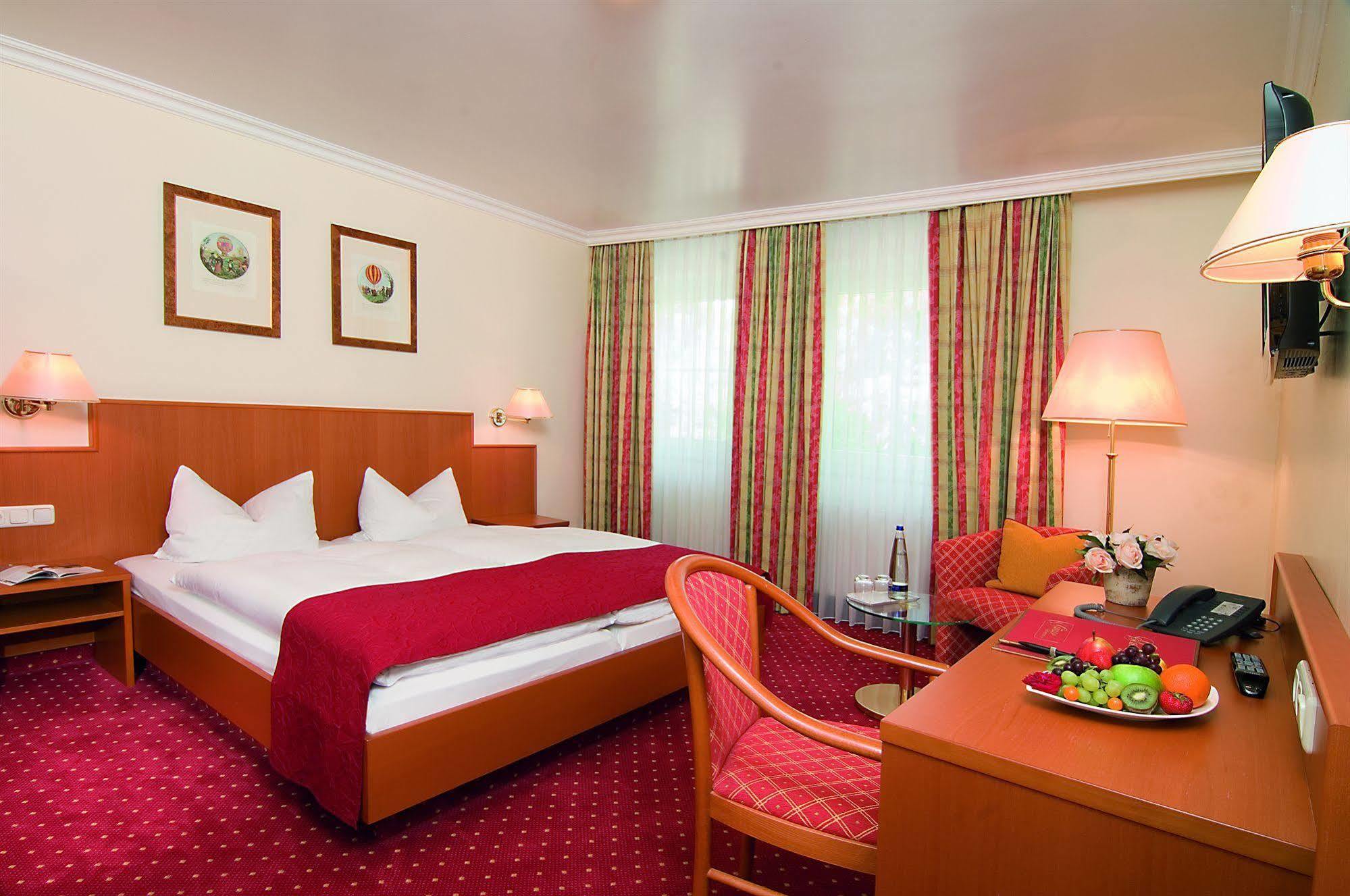 Landgasthof Hotel Gentner Нюрнберг Экстерьер фото